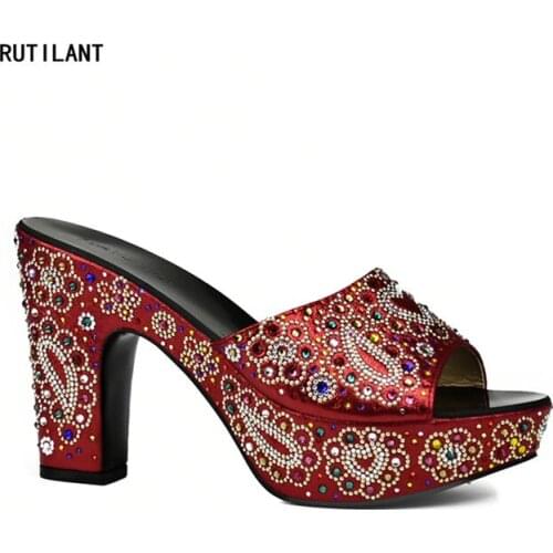 New Arrival Italian Shoes Decorated with Rhinestone Nigerian Women Party Shoes High Quality Slip on Iatly Shoes High Heels Pumps