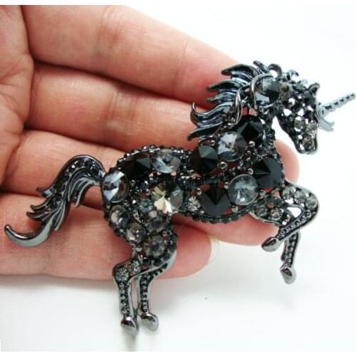 Black Unicorn Brooch Men and Women Banquet Exquisite Brooch Clothing Accessories Jewelry