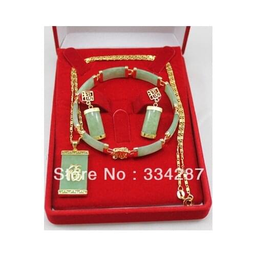 Light green pendant earring set