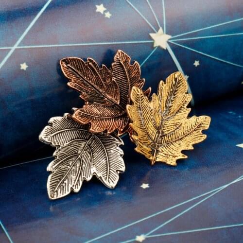 Vintage Maple Leaf Brooch Metal Women Girl CharmingExquisite Collar Lapel Pin Fashion Jewelry Party Garment Accessories