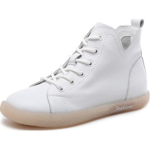 The new fashion for spring V-mouth leather boots for women with soft soles and comfortable non-slip short boots and large shoes