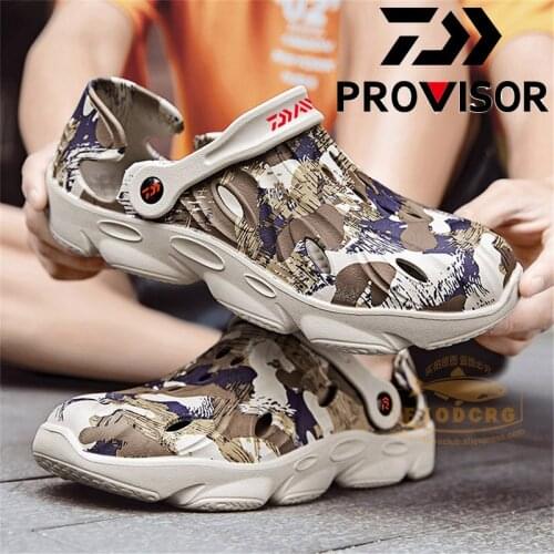 2021 DAWA Fishing Shoes Beach Sandals Camouflage Outdoor Wading Shoes Light Weight Breathable Daiwa Men Summer Fishing Sandals