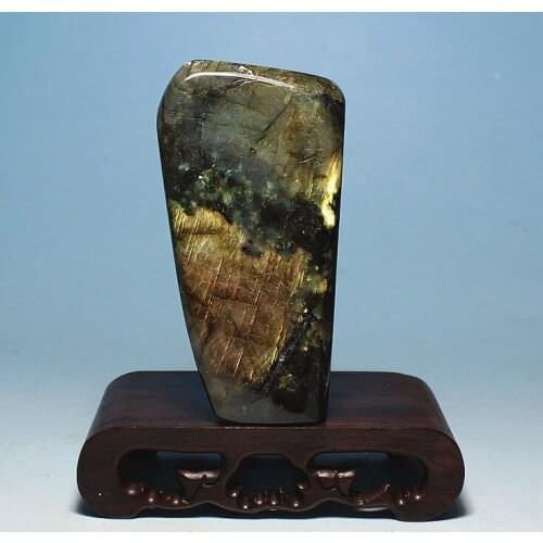 Gifts natural Madagascar elongated Dan Yueguang small stone ornaments IPL mineral crystal stone specimens odd