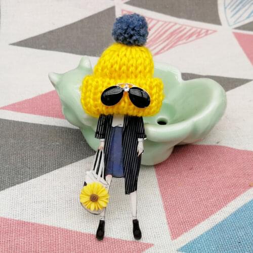 2019 Winter Beautiful Brooches for Women Brooch Pin Cool Anime Badges for Backpack Fashion Clothing Jewelry Accessories