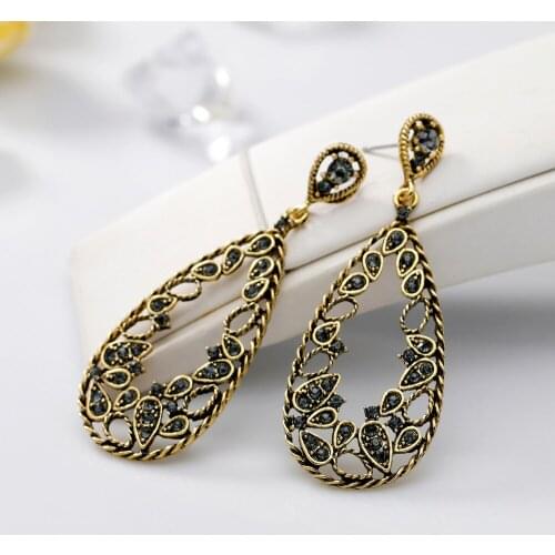 Fashion vintage hollow flower earrings Retro antique golden rhinestone stud earring for women vintage jewelry