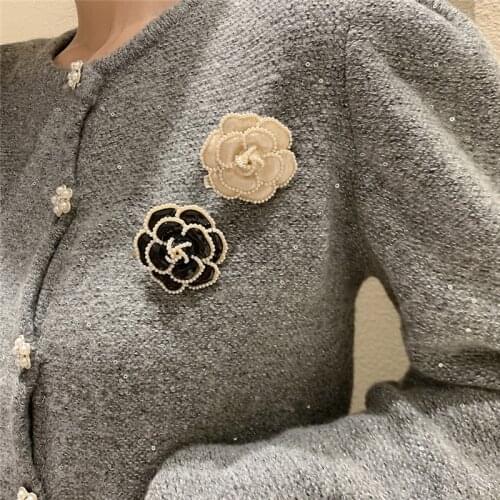 Luxury Design Camellia Pearl Brooch For Woman Wedding Collar Buckle Clothing Accessories Brooch Gift