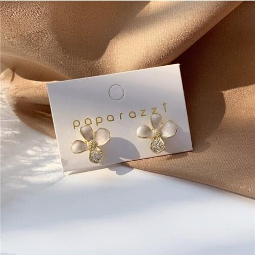 White Flowers Girls Fairy Clip Earrings for Women Shiny Simple Rhinestone Earrings