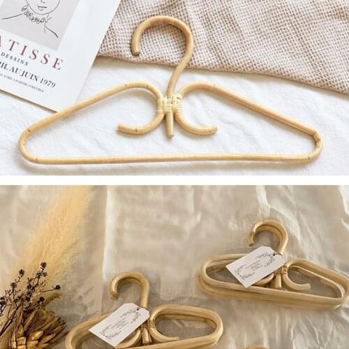 2Pcs Rattan Clothes Hanger Natural Rattan Hand-Woven 3 Hook Hanger for Home Wardrobe Clothing Store Decor