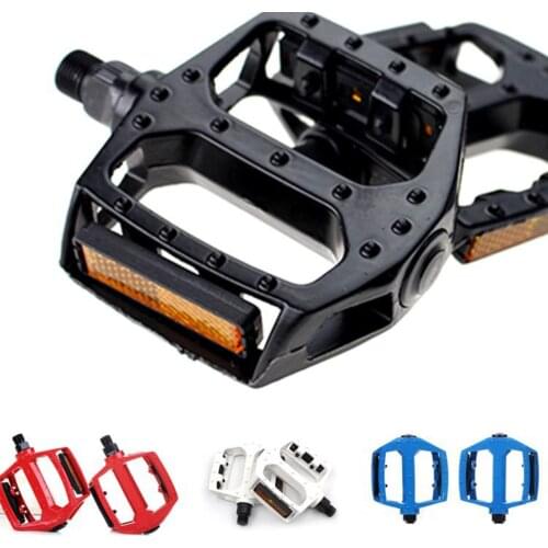 1 Pair Aluminum Alloy Anti-slip Bicycle Pedal with Reflective Strips Lightweight Mountain Bike Bearing Pedal Cycling Parts