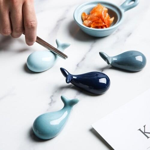 Creative Ceramic Chopsticks Holder Cute Whale Sushi Chopsticks Spoons Tableware Stand Rack Rest Home Hotel Restarant Table Decor