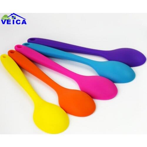 1pcs 21cm Silicone Bakeware Kitchen Tools Grade Non-Stick Silicone Rubber with Stainless Steel Core Spoons and Scoop
