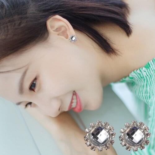 Luxury Elegant Women Round Faceted Crystal Rhinestone Inlaid Shiny Studs Earrings Girls Ear Wedding Jewelry Accessories Gifts