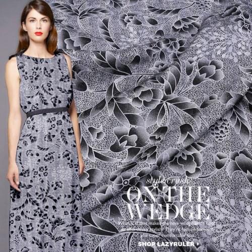 Customized spring and summer 19 Mumi jacquard printed mulberry satin silk fabric 100% mulberry silk satin dress cheongsam fabric