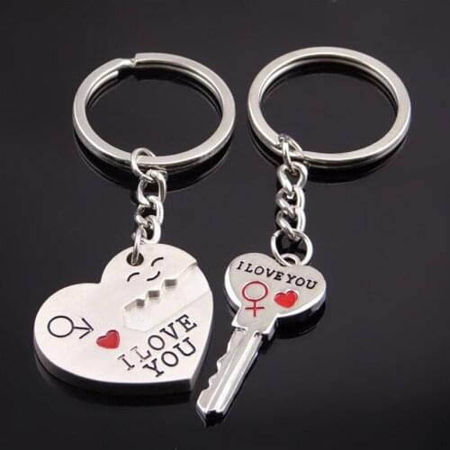 A Pair Auto Styling Couple Heart Keychain Car Key Ring Pendant for BMW E46 F30 Peugeot 307 Mercedes W205 Audi A4 Suzuki Sx4