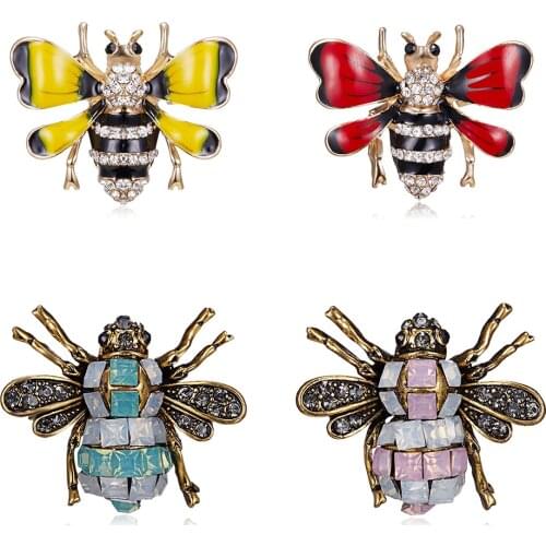 Bee Pin Brooch Cute Bee Fly Insect Lapel Pin Red Yellow Enamel Pin Badge Animal Jewelry Brooches Gift for Men Women High Quality