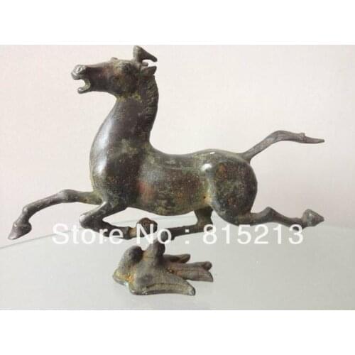 Wang 000936 Chinese bronze statues horse Horse running on the swallow visual old antique