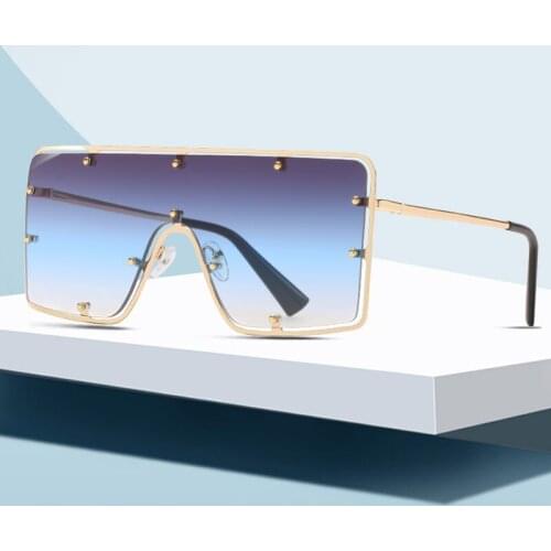 Vintage Square Oversized Sunglasses Women 2021 New Luxury Brand Designer Travel Big Frame Rivet Sexy Sun Glasses Fashion Shades