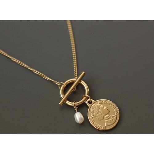 Necklace for Women Elizabeth Ⅱ Queen Head Portrait Pendant Pearl Titanium Steel Gold Color OT Buckle Chain Vintage Jewelry GN403