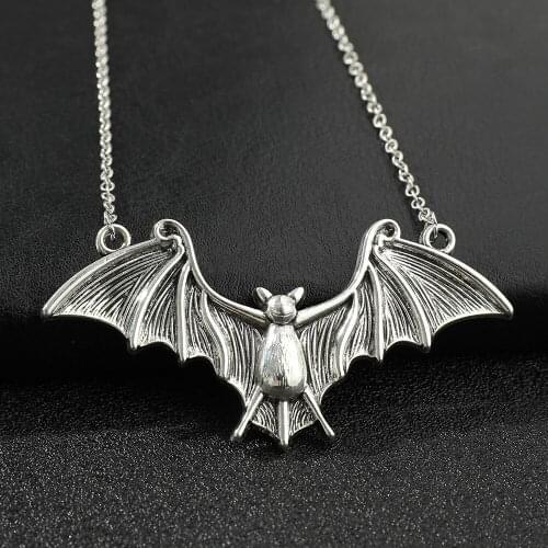 Creatures of Nights Punk Bat Vintage Animal Pendant Necklace Antiquity Vampire Gothic Mystery Bat Necklace Cool For Man Women