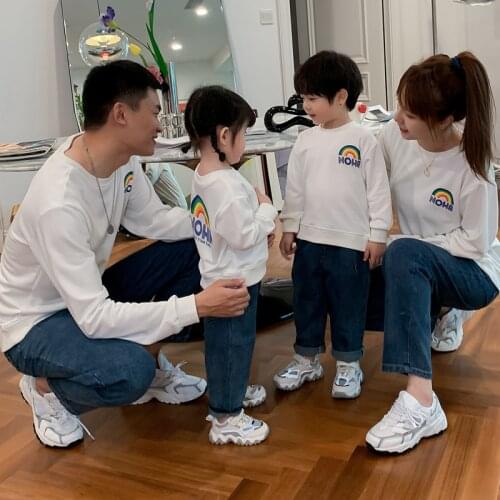2021 Fashion Family Clothes Rainbow Print Pullover Top for Mum Daughter Dad Son White Yellow Leisure Sweaters Family Matchy Tops