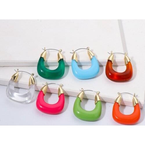 Origin Summer Simple Red Color U Shape Resin Earrings for Women Retro Gold Alloy Geometric Arcylic Hoop Earrings Pendientes