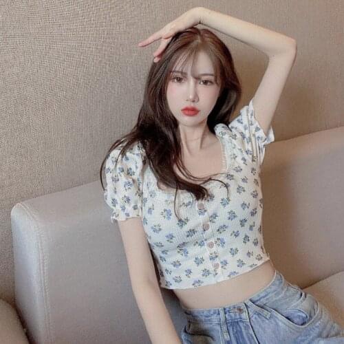 Retro Short Floral Puff Sleeve Women T-shirt Summer Design Lace Short Sleeve 2020 New Crop Top Buttons Streetwear Top Tee