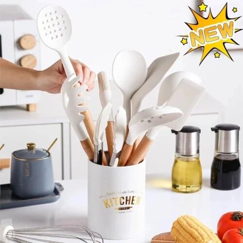 Cookware Silicone Kitchenware Wooden Handle Non-Stick Spatula Cooking Tool Ladle Egg Beaters Shovel Kitchen Accessories