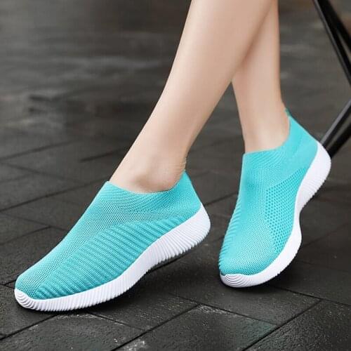 Hot Sale New Style Ladies Elastic Net Shoes Fashion Flat Sneakers Casual Lightweight Fly Woven Set Foot Womens Shoes Size 35-43