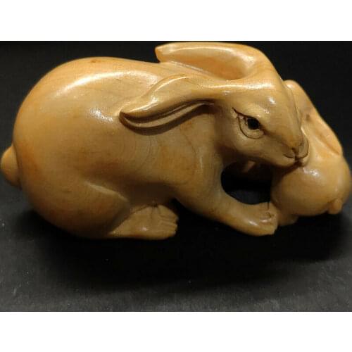 Q4373 - 2 " Hand carved Japanese Boxwood Netsuke Figurine Carving - Rabbit mom and Baby