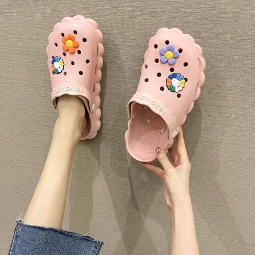 Fashion Summer Light EVA Medical Clogs Woman Sandals Cute Rabbit Women Beach Sandals Cartoon Garden Shoes Women Flip Flops