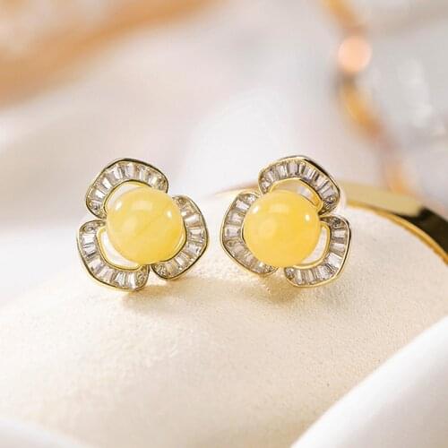 Natural 925 sterling silver gilt flower inlaid round shape amber individuality temperament amber women earrings