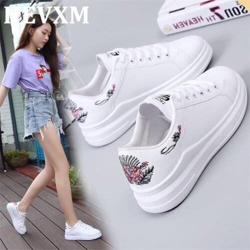 HEVXM Women sneakers on the platform Embroider white designer sneakers for women height increasing vulcanize shoes women