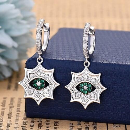 New Star Green Evil Eyes Earrings Creative Trend Fashion Accessories Small Elegant Earring Gorgeous Gift Zk30