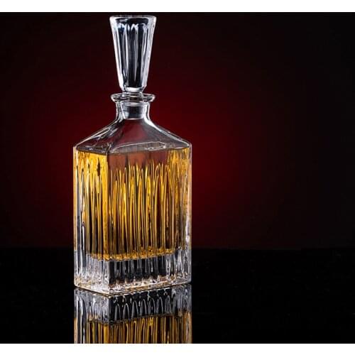 Creative crystal glass whisky decanter spirit bottle with bottle cap