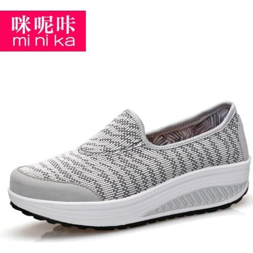 2020 Womens Sport Fitness Shoes Women Swing Wedges Toning Shoes Height Increasing Platform Trainers Sneakers AA40244