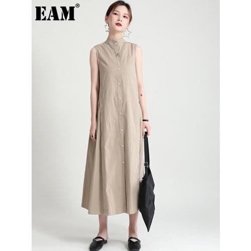 [EAM] Women Khaki Pleated Long Shirt Dress New Stand Collar Sleeveless Loose Fit Fashion Tide Spring Summer 2021 1DD8681