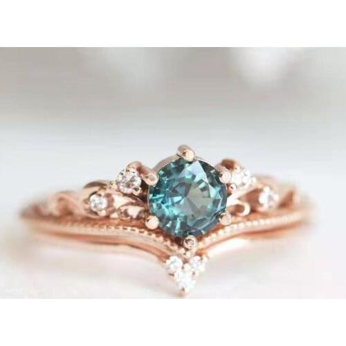 2021 New Fashion Electroplated Rose Gold Womens Couple Rings Simple Exquisite Ornament