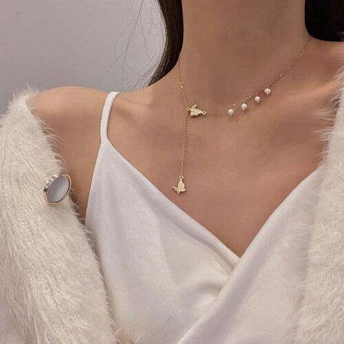 Korean Butterfly Pendant Necklace Natural Pearls Chain Necklaces for Woman Girl Fashion Jewely Wedding Party Accessories Gifts