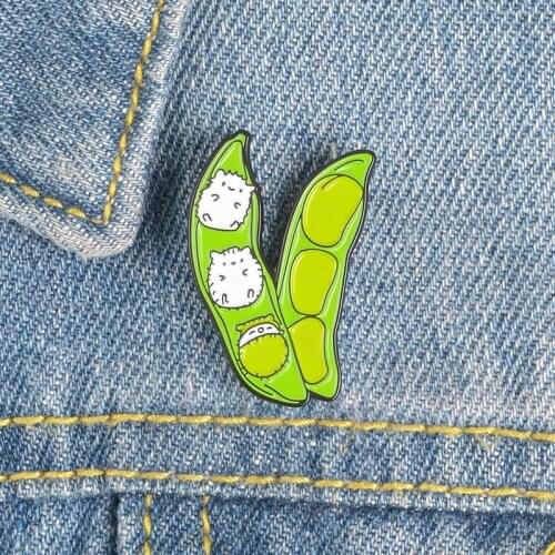 Peas Baby Pea Pod Enamel Brooches Animal Brooch Backpack Clothes Lapel Decorate Pins Botany Badge Jewelry Gift
