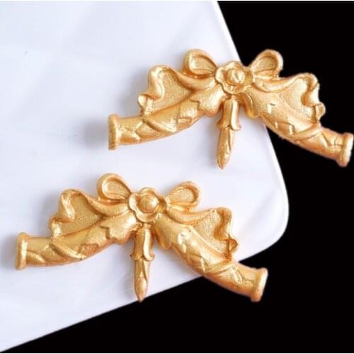 Aouke Bowtie Silicone mold Fudge Fondant Cake Decorating Tool Chocolate Mold Cooking Cake Decorating Tool