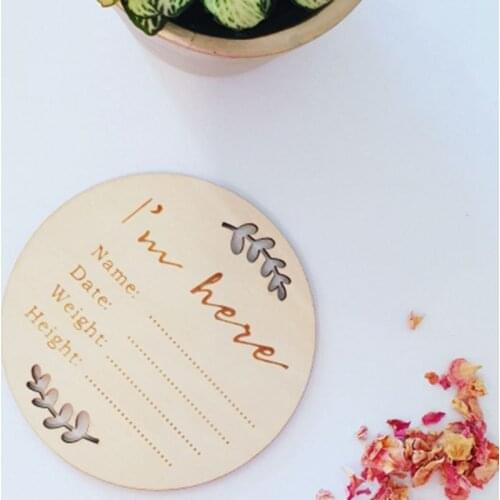 Free shipping 20pcs Baby wood sign i'm here newborn baby nursery decor New born round plaque milestone signs hospital pictures