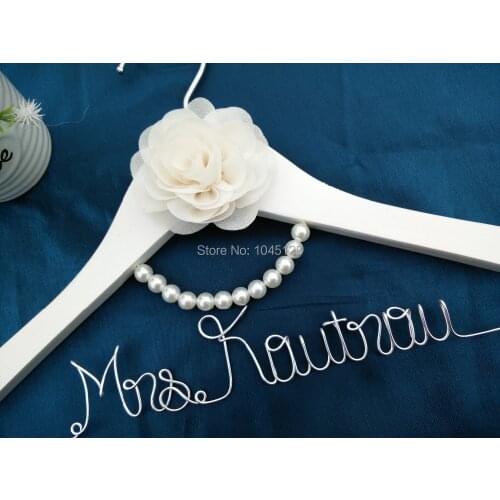 Free shipping Personalized Wedding Hanger / Brides Hanger/Bridesmaids Hanger/Cusomized Hanger