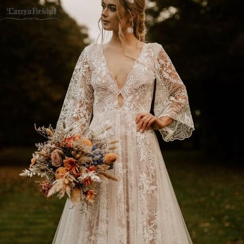 Unique Leaf Lace Wedding Dresses Flare Sleeve V-Neck A Line Boho Bridal Gowns With Romantic Tulle Backless Noivas Chic DW576