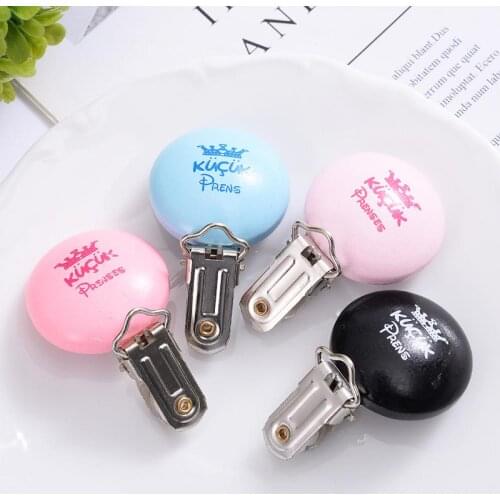 20Pcs/Lot 35mm Wooden Pacifier Clip Nursing Accessories Crown Pattern Pacifier Clips Chewable Teething Diy Dummy Clip Chains