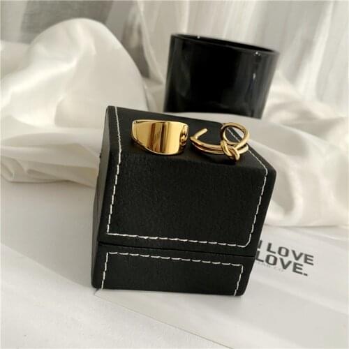 YUN RUO 2021 New Arrival 316 L Titanium Steel Fashion Simple Gold Knot Ring Korean Geometric Cross Glossy Jewelry Water Proof