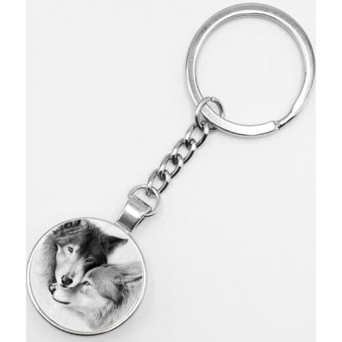 Hot! Fashion Vintage Nordic Witchcraft Wolf Keychain Novelty Animal Cool Wolf Keychain Holder Gift Mens Keychain Jewelry