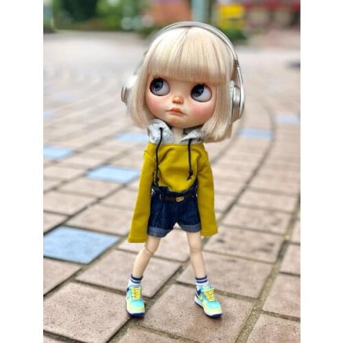 1PCS Black Sport Jacket Coat Yellow Hoodie Blue Denim Short Pants for Blyth , Ob24 Dolls