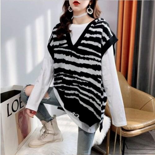 Autumn and winter fashion new Korean version of the zebra pattern hooded V-neck loose knit sweater vest women all-match