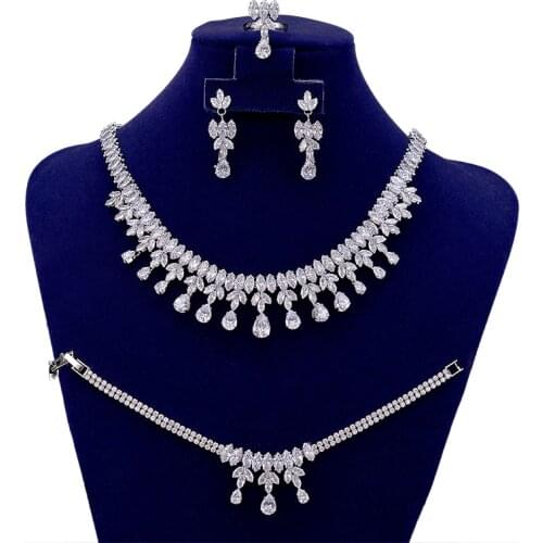 Wedding Jewelry Sets HADIYANA For Women Elegant Novel Trendy New Design With High Quality BN7676 Stainless Steel Necklace Set