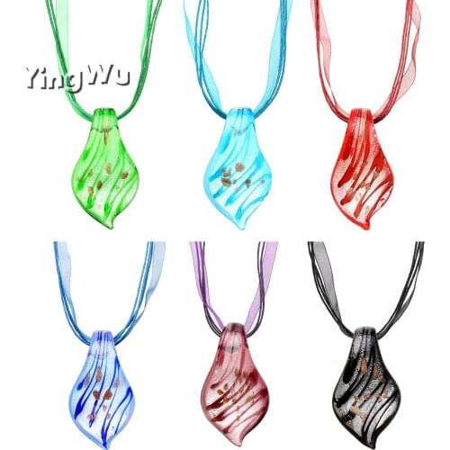 Yingwu Hot Selling Charming Leaf Lampwork Glass Pendants Gold Foil Murano Glass Charms Necklace for girl womens gift